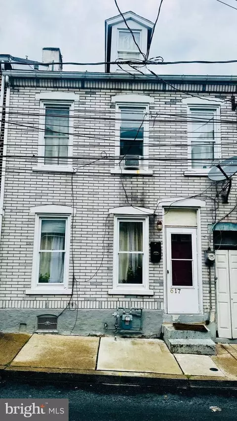 617 Oak St, Allentown, PA 18102