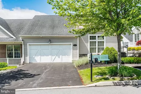 5529 Briar Ln, Whitehall, PA 18052