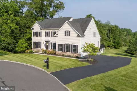 3557 Kildare Ct, Center Valley, PA 18034