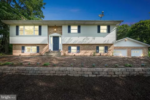 2922 Dogwood Dr, Coopersburg, PA 18036