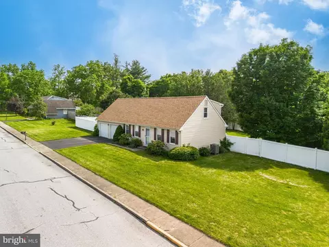 330 N Liberty St, Coopersburg, PA 18036