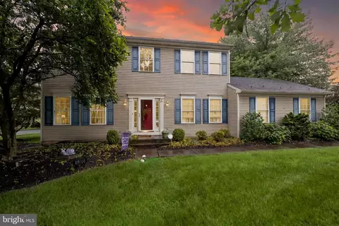 5900 Wayside Dr, Macungie, PA 18062