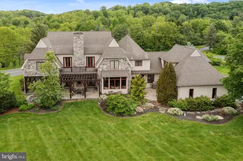 3054 Jordan Rd, Orefield, PA 18069