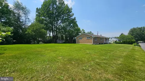 1440 N 26th St, Allentown, PA 18104