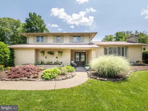 4260 Estates Dr, Center Valley, PA 18034