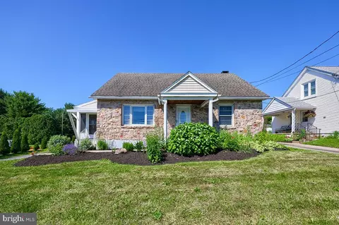 5146 Vera Cruz Rd, Emmaus, PA 18049