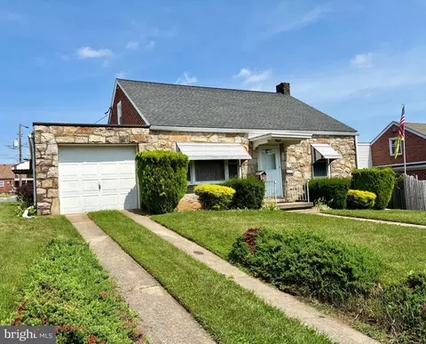 19 Harrison St, Emmaus, PA 18049