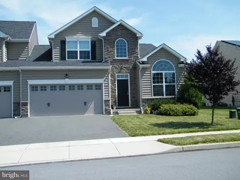 967 Swallow Tail Ln, Breinigsville, PA 18031