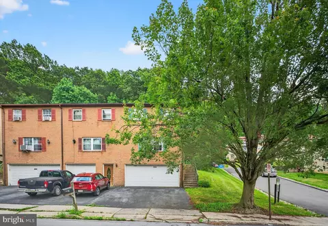 2960 Klein St, Allentown, PA 18103