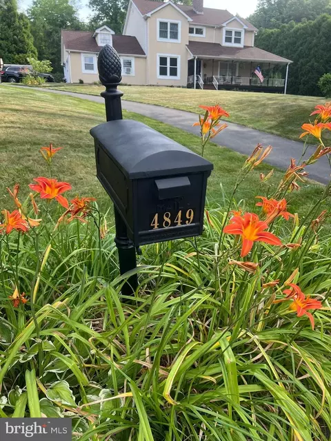 4849 Wendi Dr E, Zionsville, PA 18092