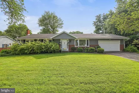 1280 Oak Dr, Macungie, PA 18062