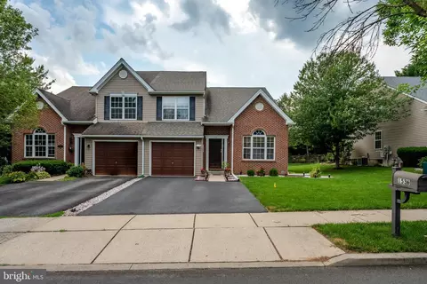 1536 Cambridge Dr, Macungie, PA 18062