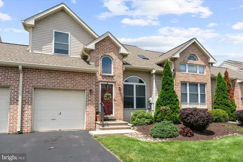 318 Windsor Pl, Macungie, PA 18062