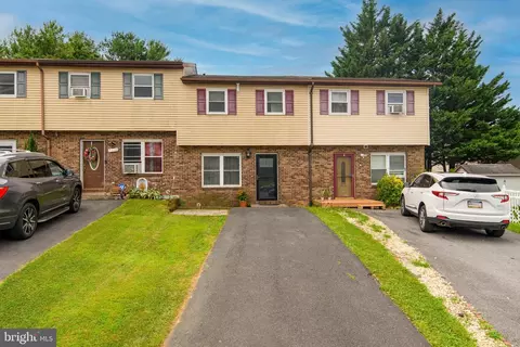 2612 Mountain Ln, Allentown, PA 18103