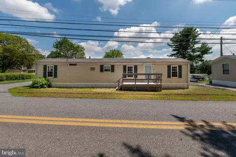 4403 Wolfs Crossing Rd, Orefield, PA 18069