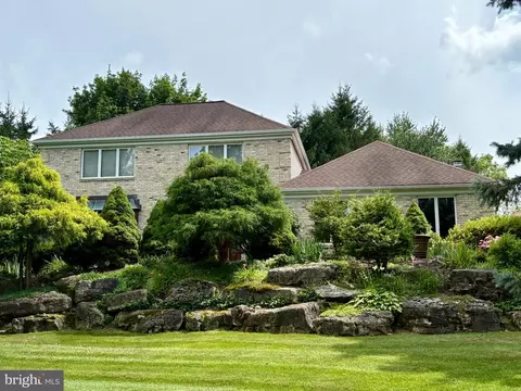 3706 Surrey Dr, Allentown, PA 18103
