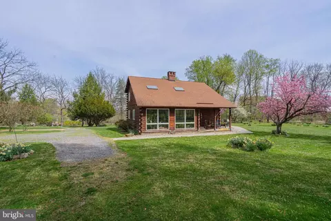 1672 Station, Center Valley, PA 18034