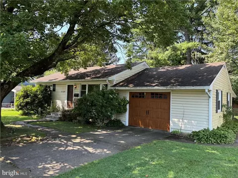 2309 Fleur Ln, Bethlehem, PA 18018