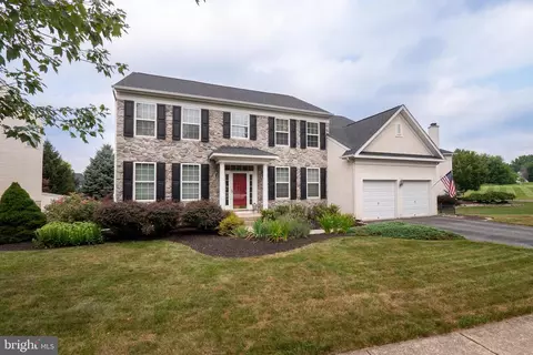 5901 John Fries Dr, Macungie, PA 18062