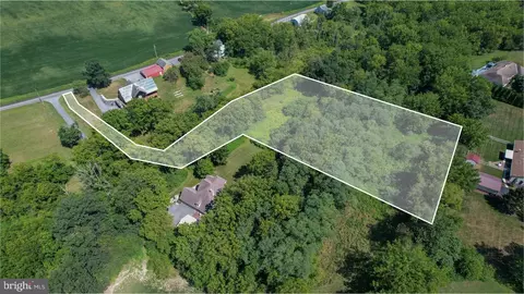 4760 Mulberry St, Coplay, PA 18037