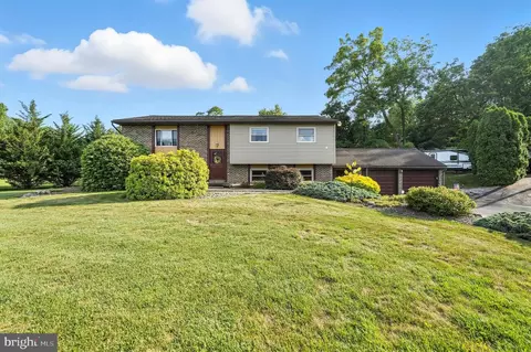 6176 Ridge Rd, Zionsville, PA 18092