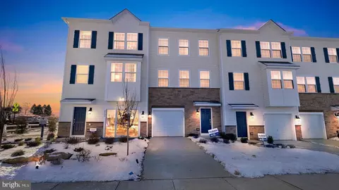 8303 Alexander Ct, Breinigsville, PA 18031