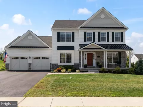 4476 Stonebridge Dr, Macungie, PA 18062