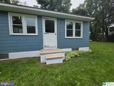 3074 Mauch Chunk Rd, Allentown, PA 18104
