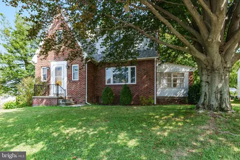 725 E Main St, Macungie, PA 18062