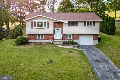 6848 Mill Creek Rd, Slatington, PA 18080