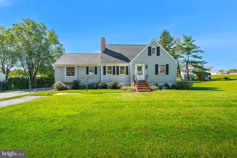 1008 W State St, Coopersburg, PA 18036