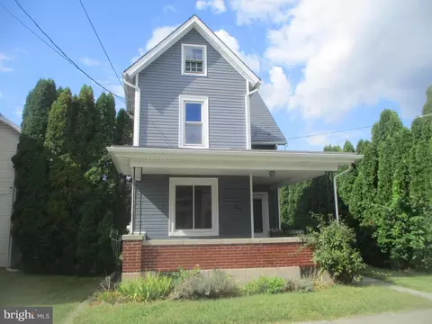 706 Race St, Catasauqua, PA 18032