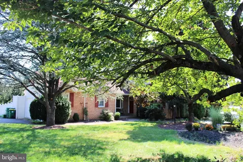 1385 Brookside Rd, Allentown, PA 18106