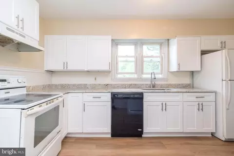 6692 N Main St, Coopersburg, PA 18036