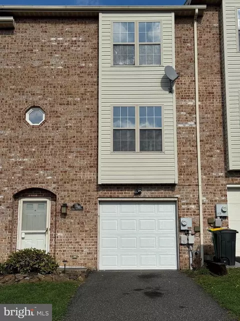 241 Flint Hill Rd, Alburtis, PA 18011