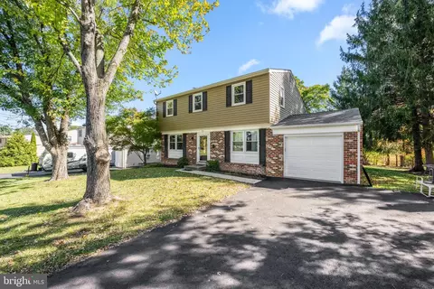 112 Young Ave, Coopersburg, PA 18036