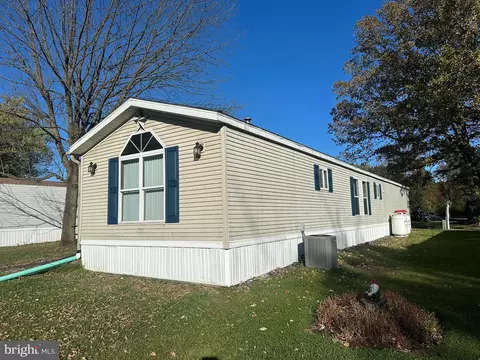 5725 Pfeiffer Cir, Germansville, PA 18053