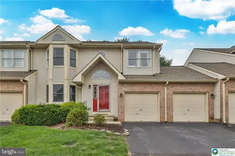 204 Ridings Cir, Macungie, PA 18062