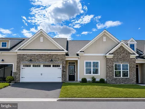 1 Grantartur Apt Taylor Ct, Whitehall, PA 18052