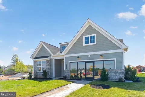 4 Grantarthur Apt Morris Ct, Whitehall, PA 18052