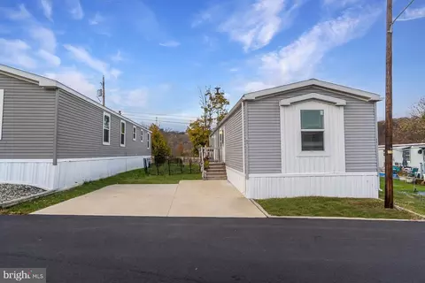 1041 Dogwood St, Laurys Station, PA 18059
