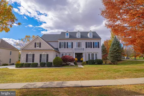 2252 Eldemere Cir, Macungie, PA 18062