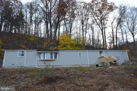 3250 Main St, Slatington, PA 18080