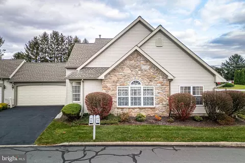 2845 Donegal Dr, Macungie, PA 18062