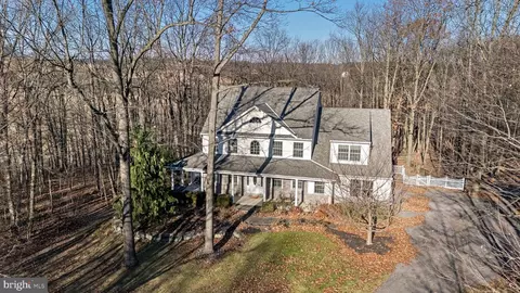 9040 Airfield Ct, Kempton, PA 19529