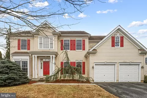 4698 Berwyn Ln, Macungie, PA 18062