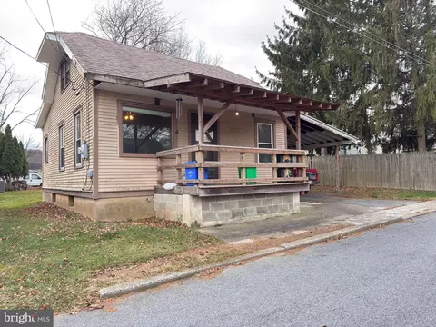 1615 Martins Ln, Bethlehem, PA 18018
