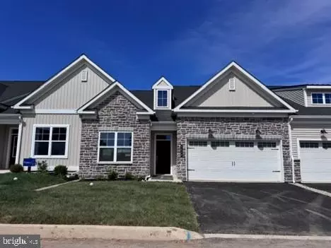 3006 N Cider Dr, Whitehall, PA 18052