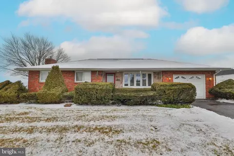 2460 Old Post Rd, Coplay, PA 18037