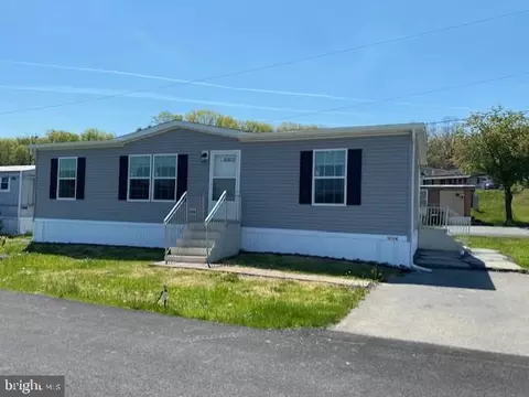 10104 Fernwood Ln, Breinigsville, PA 18031